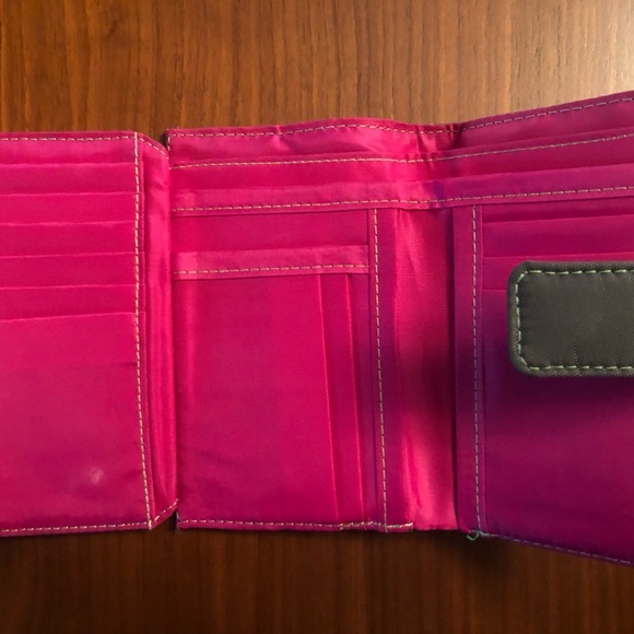 Travelon Wallets - Picture 2 of 5